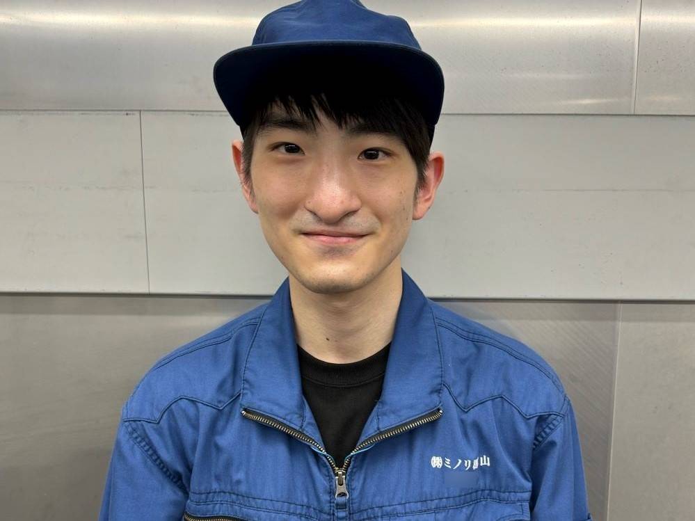 若手社員_プロフィール画像